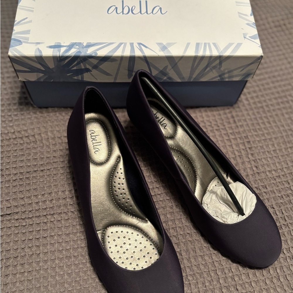 Abella’s Women's Dark Navy Shoes